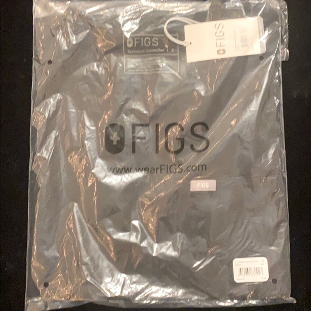 Figs women’s scrub top